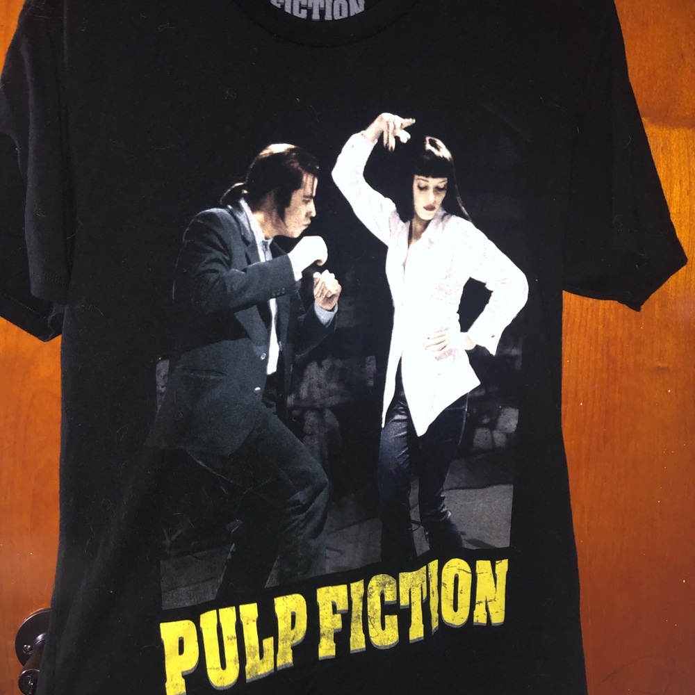 Size small graphic tee